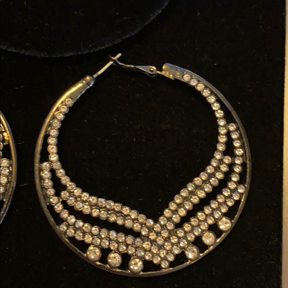 🚨SALE 🚨 5 items for only $25!! - Picture 2 of 4